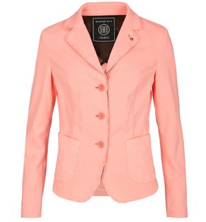 Modetrend Deshalb brauchst du jetzt einen pinken Blazer